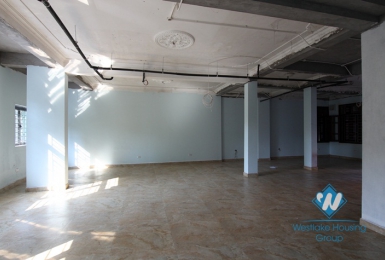 Big office for rent in main road of Lac long quan, Tay ho